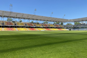 Stadion w komplecie. Murawa w gotowości – Korona czeka na Legię
