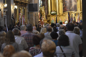 [FOTO] Modlitwą i kwiatami uczcili pamięć bohaterów