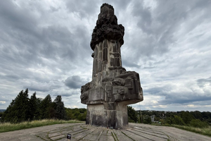 Do kogo należy pomnik na Kadzielni? Stowarzyszenie uprzedziło Ratusz