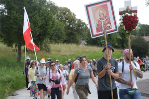 [FOTO&WIDEO] Pielgrzymi coraz bliżej Kielc