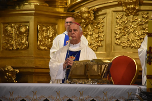 Biskup Jan Piotrowski: Trwajmy na modlitwie razem z Maryją