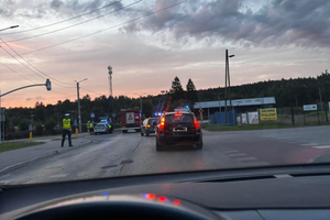 Wypadek w Zagnańsku. Trzyletnie dziecko w szpitalu