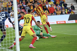 Korona rusza na Słonie z osłabieniem i wzmocnieniem