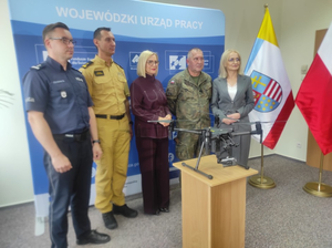 Pieniądze na szkolenia służb. Mundurowi będą uczyć się obsługi dronów