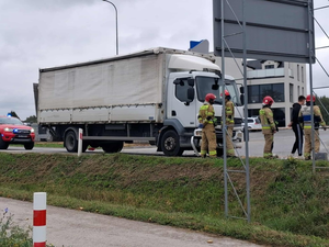 Tir i osobówka zderzyły się w Sukowie, kobieta w szpitalu