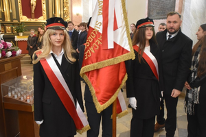 Włoszczowskie liceum świętuje 80-lecie. Modlili się z biskupem Janem Piotrowskim