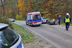 Wypadek na crossie. Nastolatek wjechał w drzewo