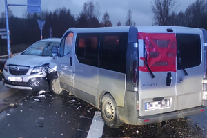 Wypadek w Ćmińsku. Utrudnienia w ruchu