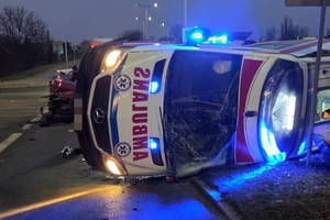 Wypadek z udziałem karetki pogotowia w Ostrowcu Świętokrzyskim