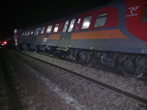 [AKTUALIZACJA] Pociąg z Kielc do Krakowa wykolejony. Pasażerowie mogą spodziewać się utrudnień