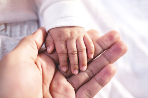 Szukają rodziny dla 2-miesięcznego Sebastiana