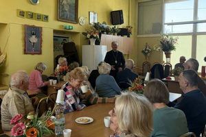 Biskup Jan Piotrowski spotkał się z niewidomymi