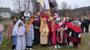 Tłumy na Drodze Krzyżowej na Zamczysko. Setki wiernych w wyjątkowym nabożeństwie
