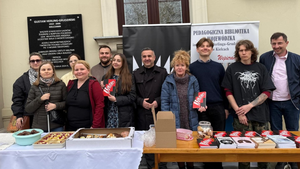 [FOTO] Podzielili się dobrym słowem. Wielkanocny Kiermasz Młodych Literatów