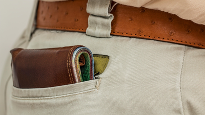 Policjanci apelują o ostrożne wielkanocne zakupy. Oszuści są w sieci, a w sklepach… kieszonkowcy