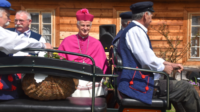 Biskup Marian Florczyk przyjedzie.... bryczką do Ciekot i tam poświęci pokarmy