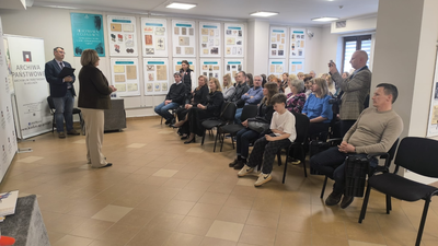 Oni wiedzą, że „bez korzeni nie zakwitniesz”. Młodzież stworzyła drzewa genealogiczne