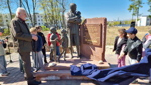 Założyciel legendarnego szpitalika przy Langiewicza uhonorowany pomnikiem