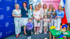 „Przystanek: Rodzina”. Udogodnienia dla mam pracujących w Urzędzie Marszałkowskim