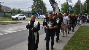 Mężczyźni chwycili za różaniec i przeszli przez nasze miasto