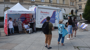 Dermabus na Placu Literatów. Bezpłatne badania przyciągnęły mieszkańców
