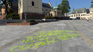Akt wandalizmu na Placu Najświętszej Maryi Panny w Kielcach. Policja szuka sprawcy