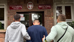 Groził nożem 69-latkowi. Teraz trafił do aresztu