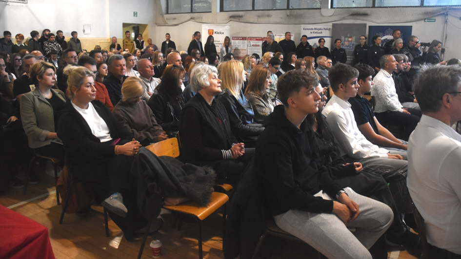 Wiedza, która może uratować życie. Krajowy Trening Rodzinny w szkołach