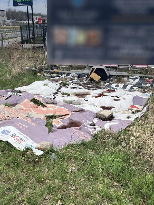 Śmieci przy ulicy Witosa